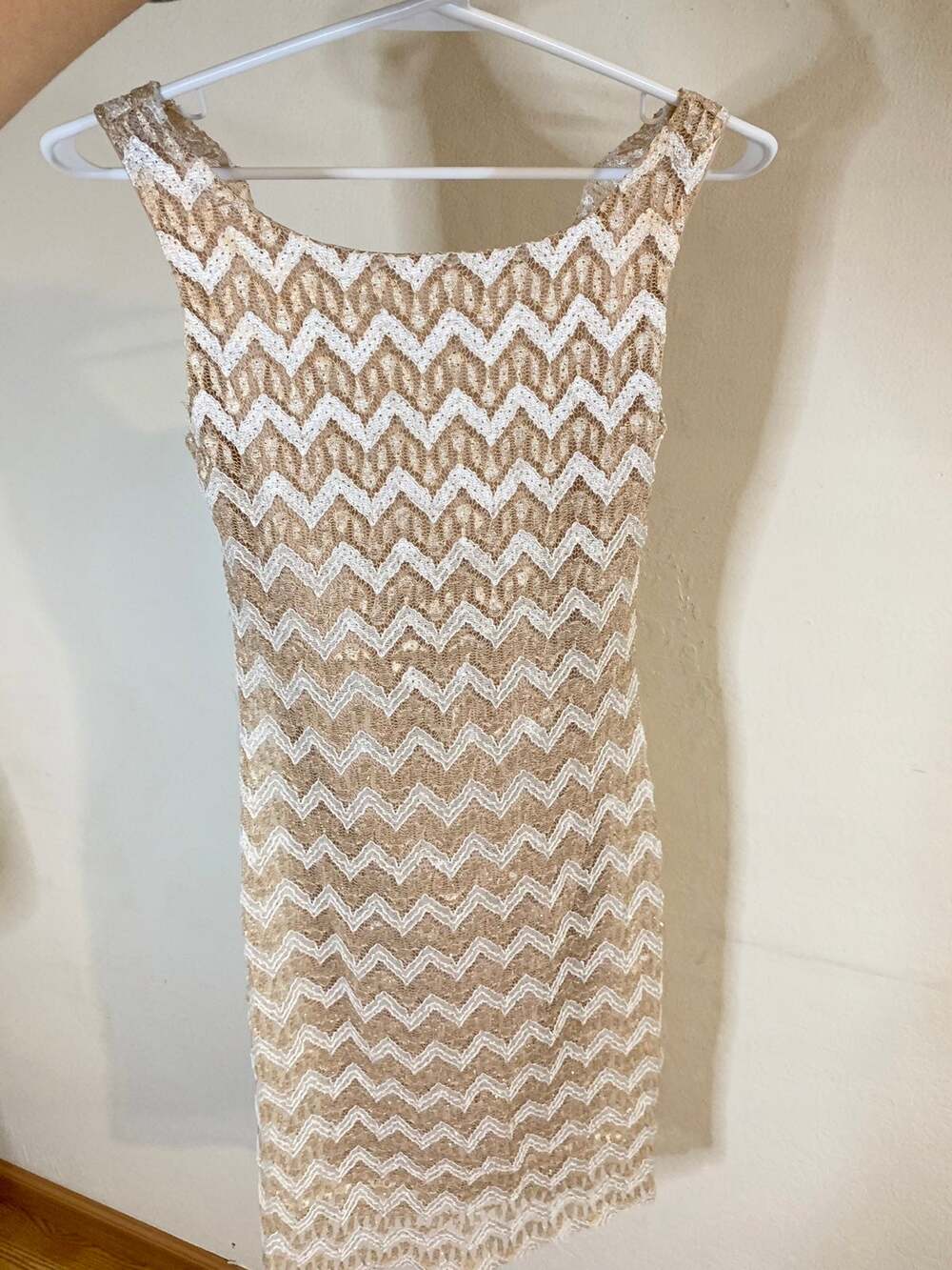 Jump Apparel White Gold Chevron Sparkle Lace Dress Size 3/4 or S
